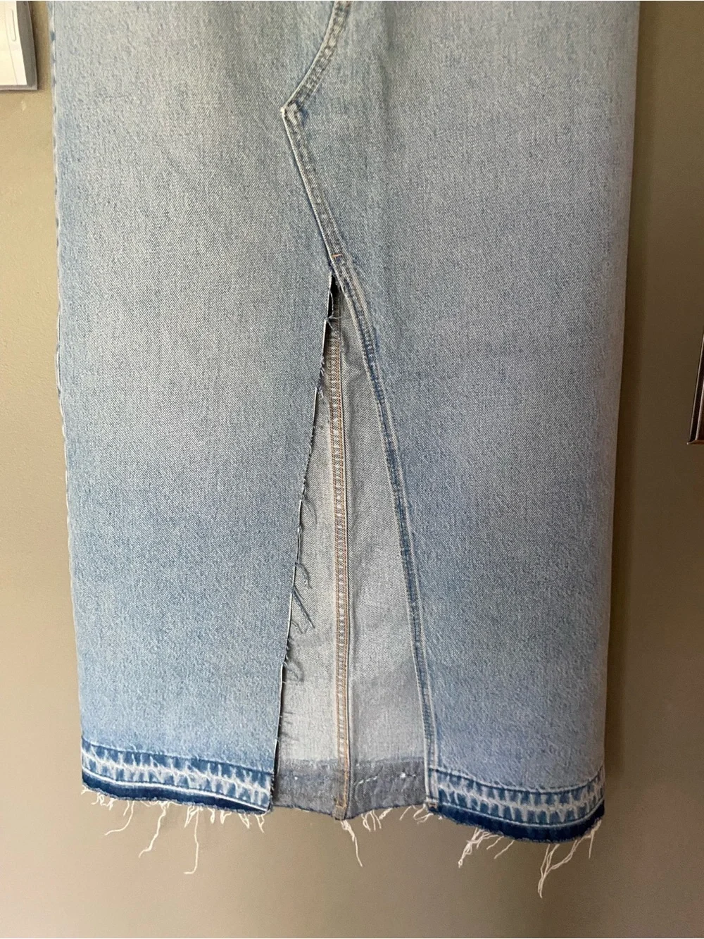 ZARA High Rise Light Wash Denim Midi Skirt Raw Hem Front Slit Size Small